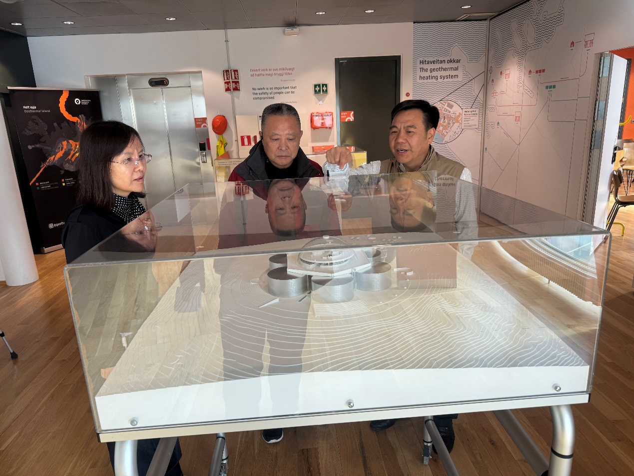 跨越山海 砥砺前行--赫普能源董事长崔华率团赴冰岛、德国考察访问(图1) 跨越山海 砥砺前行--赫普能源董事长崔华率团赴冰岛、德国考察访问(图1)